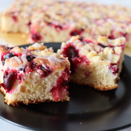 Veganer Beeren-Streuselkuchen vom Blech - oekofreaks